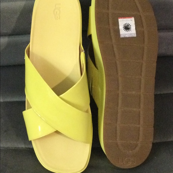 UGG Emily Platform Slide Sandal - Picture 3 of 6